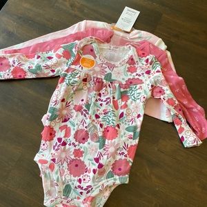 Carters ✨3 Pack Long Sleeve Onesies 6M